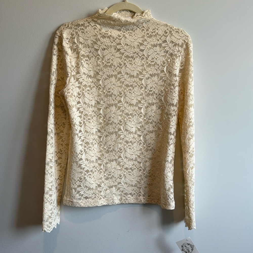 BNWT.  Molly Bracken Cream Long Sleeve Lace Blouse.  Size M